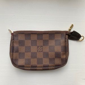 Louis Vuitton Mini pochette in damier